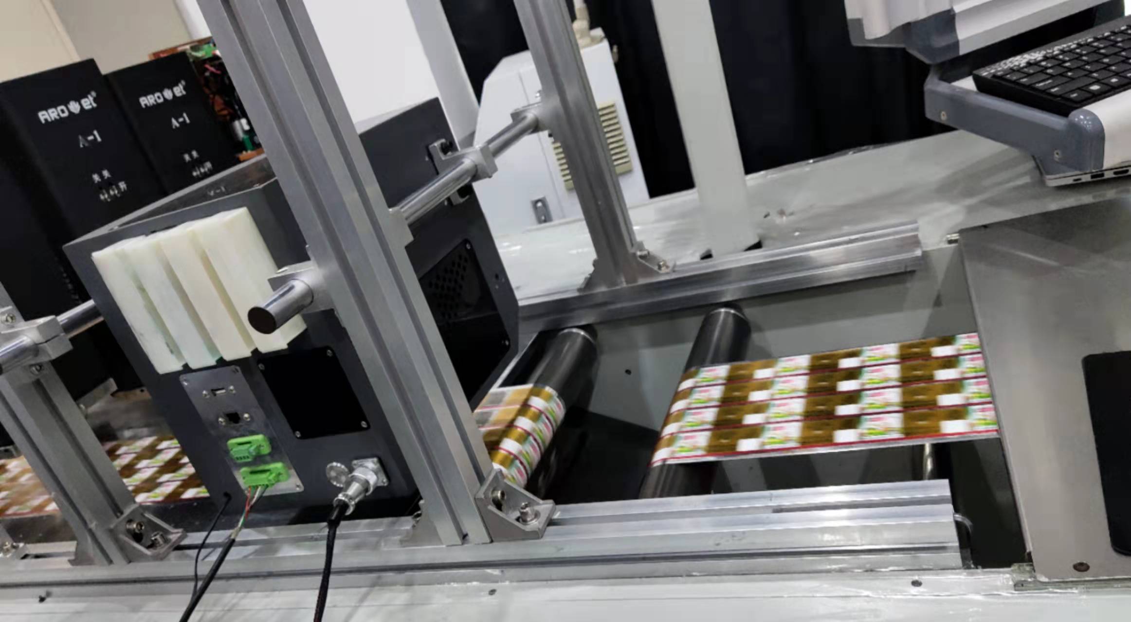 喷码知识：：喷码机是干什么的？